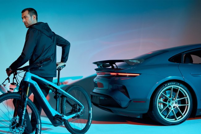 Porsche'nin elektrikli bisikleti otomobil tabanlı renk seçenekleri ve daha iyi süspansiyonla geliyor