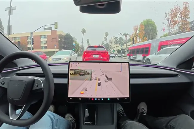 Tesla’ya Çin Freni: FSD Denemesi Yeni Düzenlemeler Nedeniyle Askıya Alındı