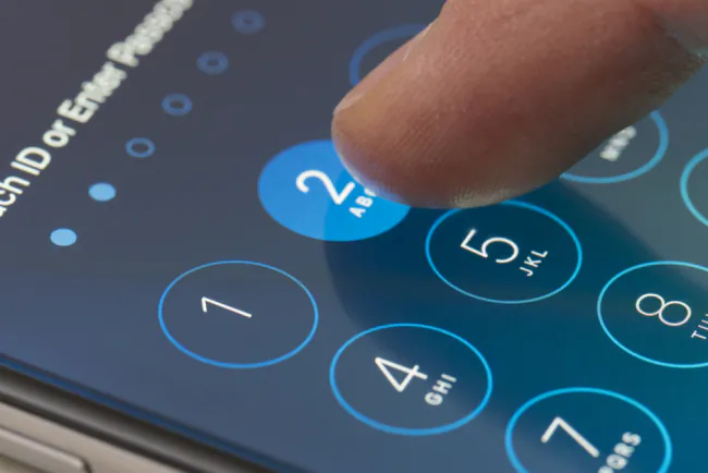 iPhone Güvenliğini Artırmanın En Etkili 10 Yolu (2025 Güncel Rehber)