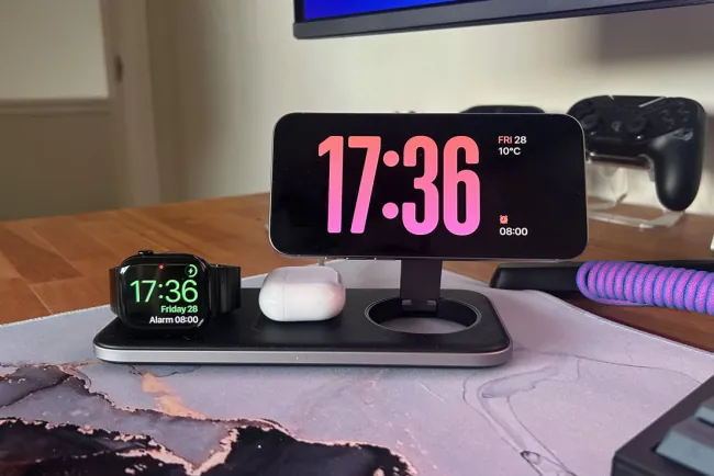 Satechi Qi2 Trio 3'ü 1 Arada Kablosuz Şarj Pedi İncelemesi: Kabloları Hayatınızdan Çıkarın