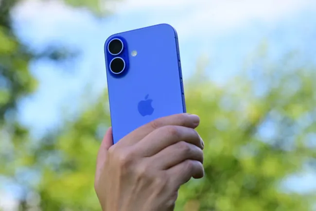 iPhone Fiyatlarında Büyük Artış Beklentisi Paniğe Yol Açtı: Kullanıcılar Stok Yapıyor