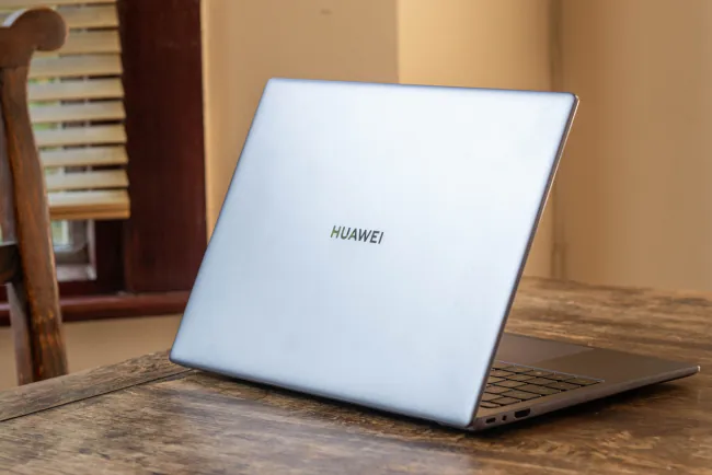 Huawei'nin Yeni Bilgisayarı: Dünyanın İlk Hongmeng Bilgisayarı Tanıtıldı!