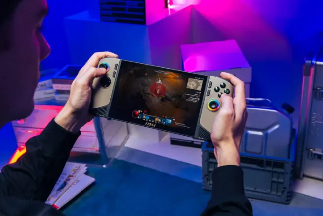 MSI, Yeni Claw El Konsolunda AMD Ryzen Z2 AI Extreme APU'ya Geçiş Yapıyor: Intel Defteri Kapanıyor mu?