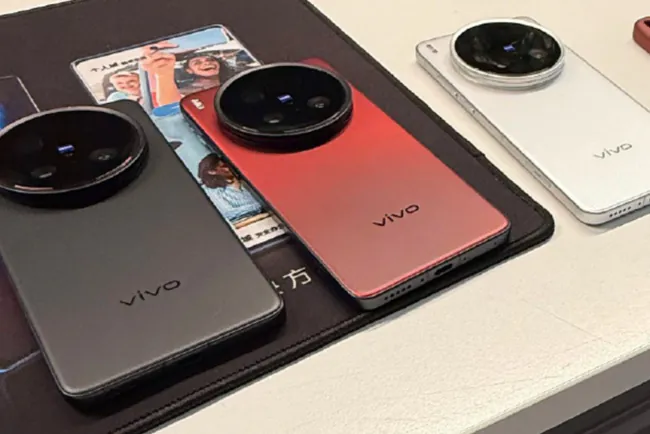 Vivo X200 Ultra Kutudan Çıkıyor: Üç Renk Seçeneği ve Dev Kamera Modülüyle Sahneye Çıkıyor